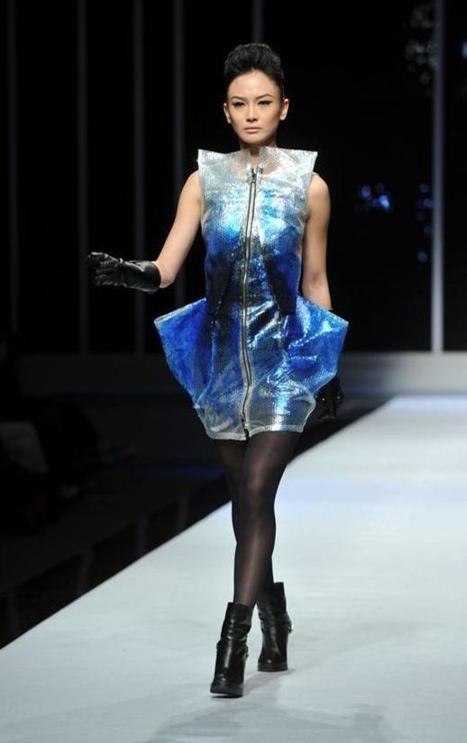 国产连体裙在线播放,在线播放带你领略时尚魅力